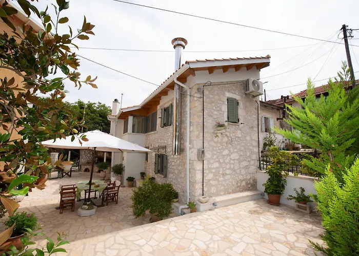 La Casa Di Bella A Tradional Stone House With Barbecue