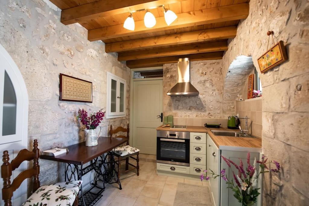 La Casa Di Bella A Tradional Stone House With Barbecue Holiday home Karia (Lefkada)