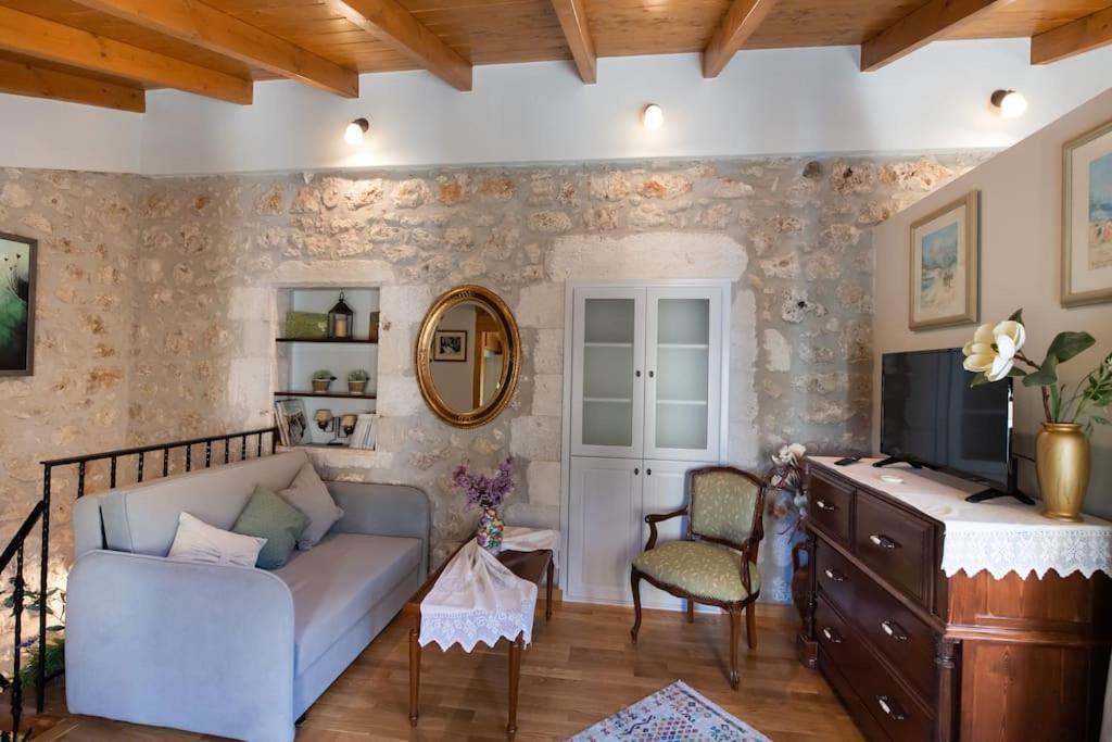 La Casa Di Bella A Tradional Stone House With Barbecue * Karia (Lefkada)