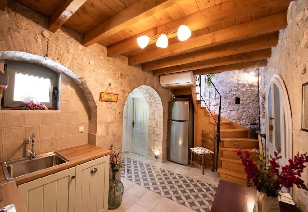 La Casa Di Bella A Tradional Stone House With Barbecue *
