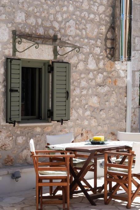 La Casa Di Bella A Tradional Stone House With Barbecue