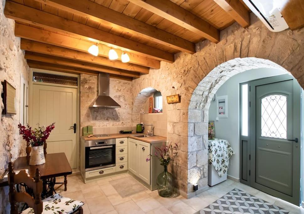 Holiday home La Casa Di Bella A Tradional Stone House With Barbecue *