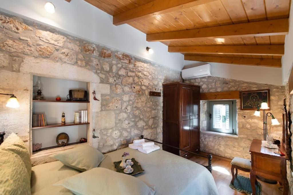 La Casa Di Bella A Tradional Stone House With Barbecue Holiday home