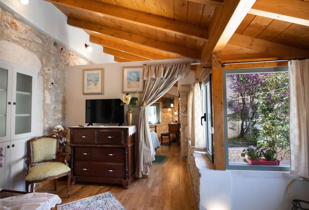 Holiday home La Casa Di Bella A Tradional Stone House With Barbecue