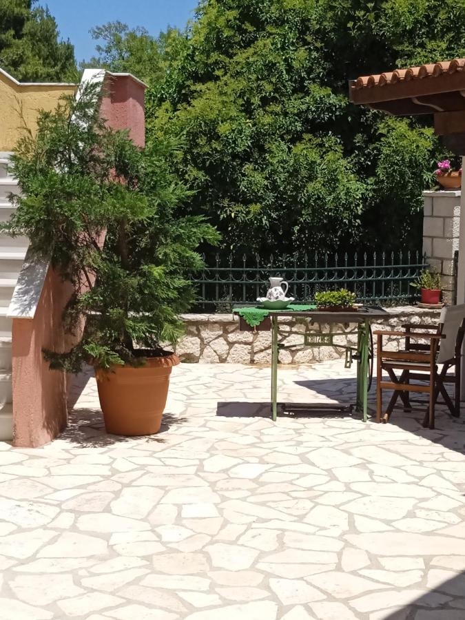 La Casa Di Bella A Tradional Stone House With Barbecue * Karia (Lefkada)